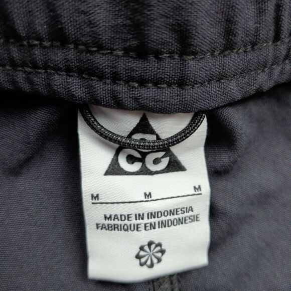 Nike ACG Mid Rise Hiking Pants Women's Medium Black Cargo Belted FD5211-247 EUC - Picture 6 of 15